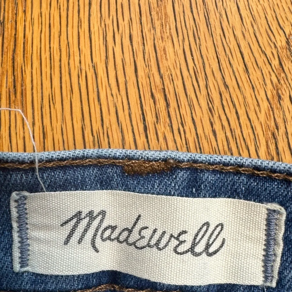 Madewell Petite Cali Demi-Boot Jeans in Bess Wash: Button-Front Edition - Picture 6 of 10